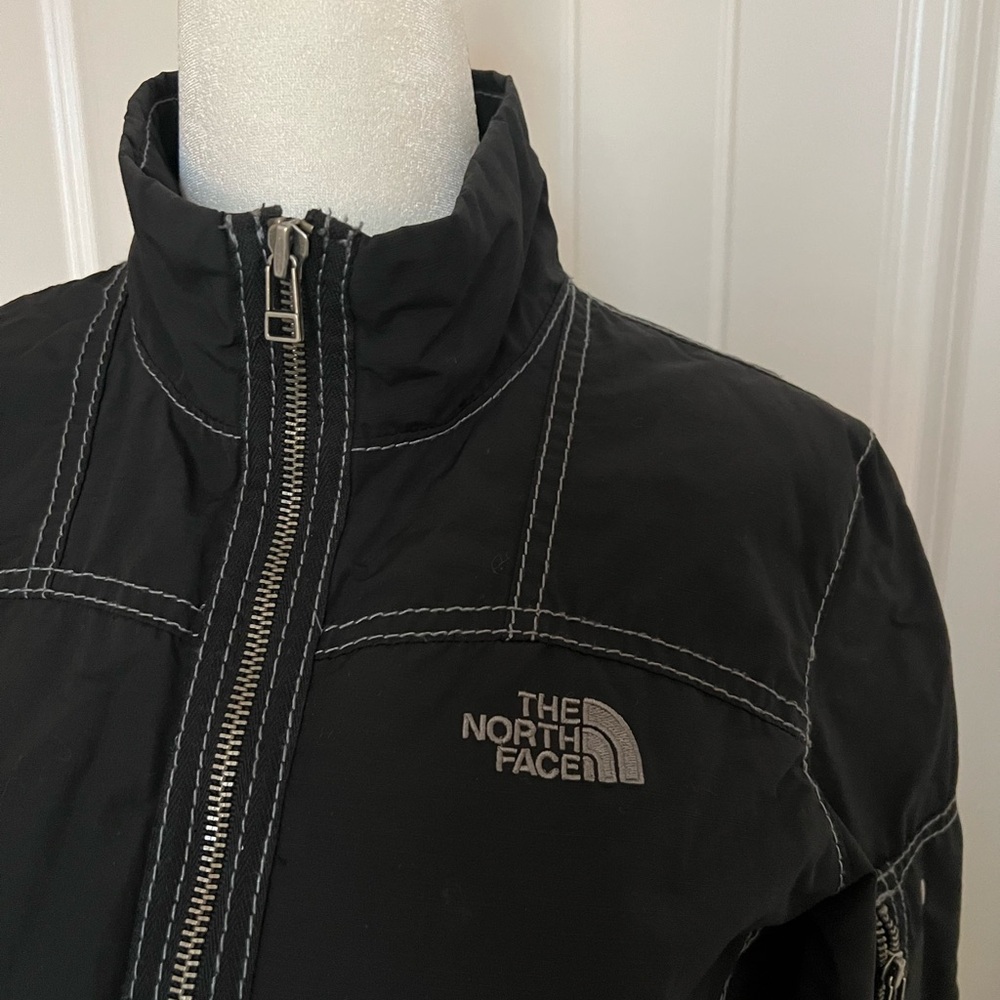 TNF Everyday Jacket - Picture 2 of 11